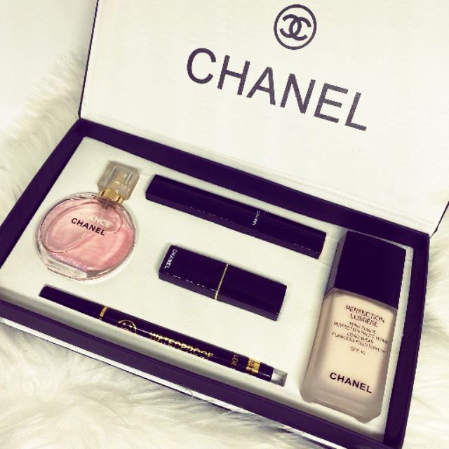 Chanel Gift Set (Foundation, Lipstick, Perfume, Mascara and Pencil)