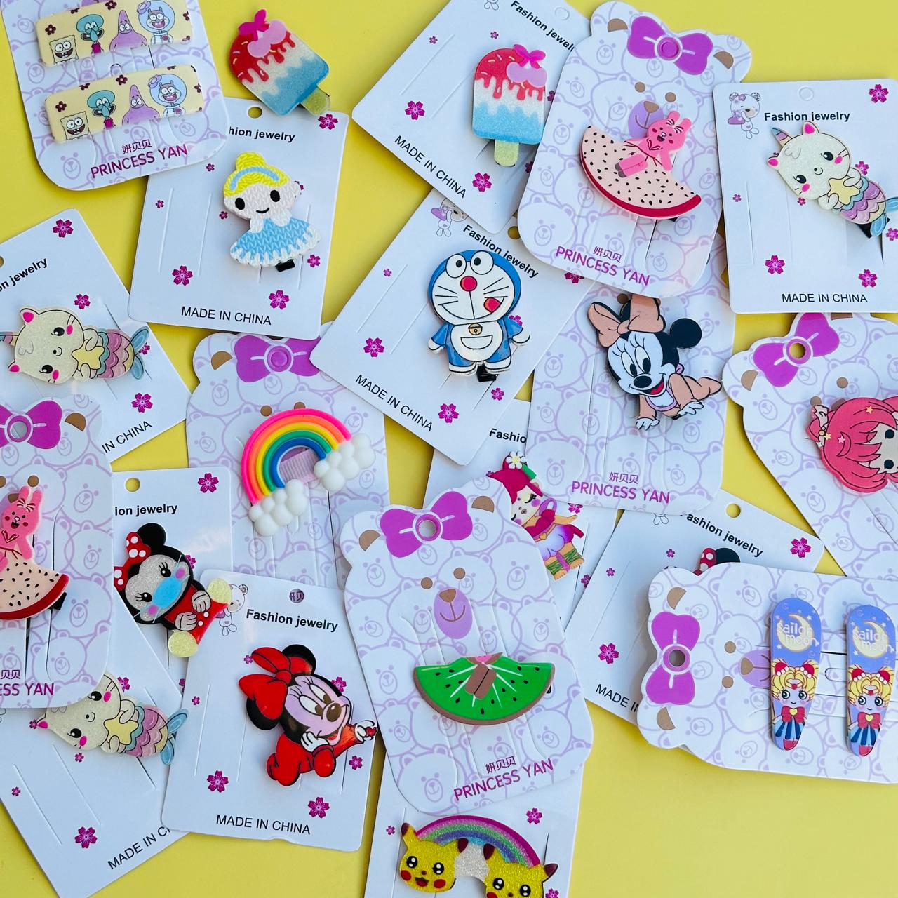12 pcs Cute Random Designs Hair Clips