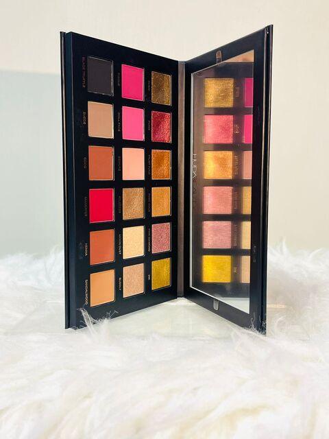 Huda Rose Gold Remastered Eyeshadow Palette
