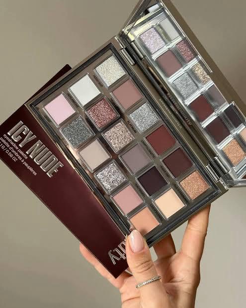 HudaMoji Icy Eyeshadow Palette