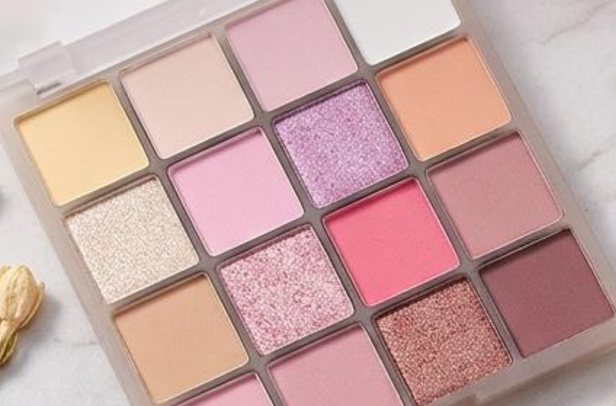 Miss Lara Eye Kit
