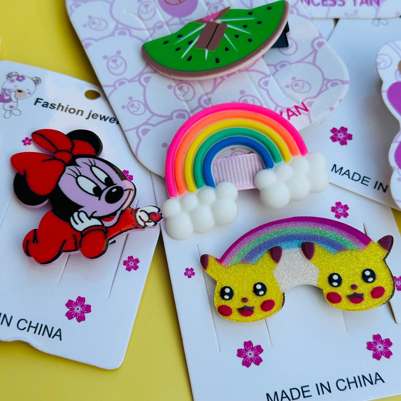 12 pcs Cute Random Designs Hair Clips